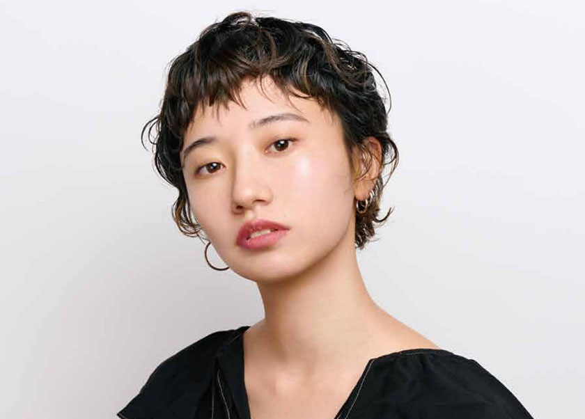 アッシュブラックの画像