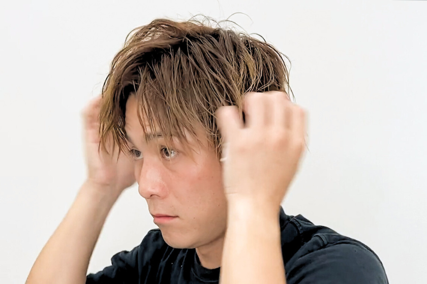 メンズヘアアイロンゆるふわパーマ風HOWTO2