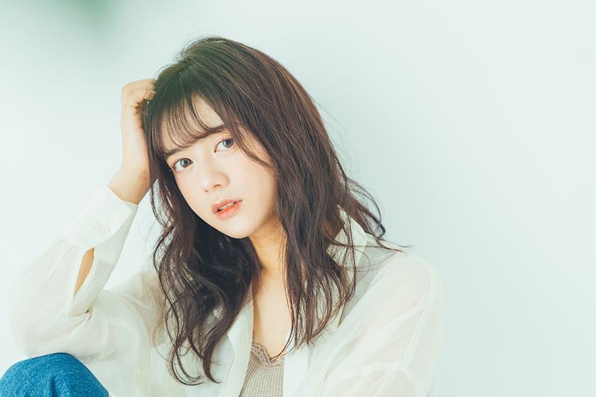 前髪を今っぽくきれいに流すには?下準備と流す手順、おすすめスタイルを一挙紹介!の写真