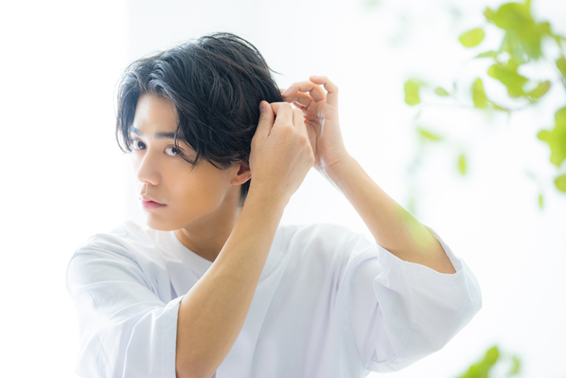 メンズワックスの失敗しない使い方を解説！下準備から髪型別ポイントまでの写真