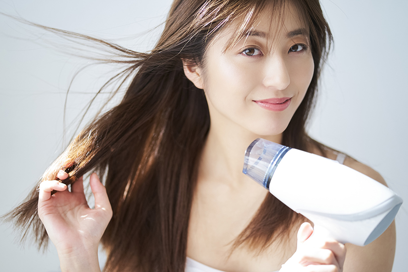 ブローする女性の画像