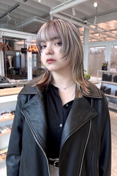 ニュアンスデザインカラー×ちょい締め姫カットの画像