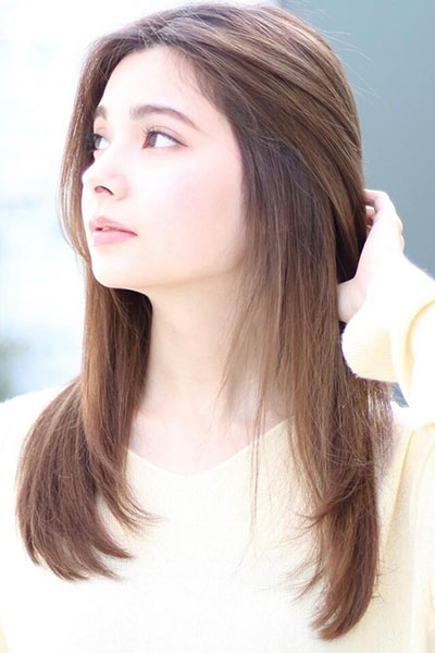 ナチュラルストレート × 内巻きレイヤーの画像