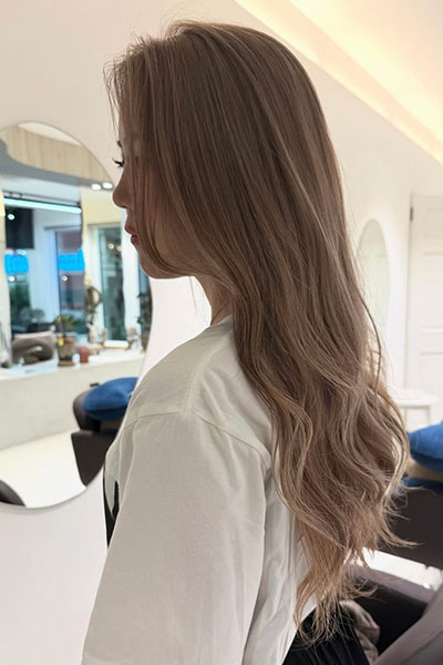 ホワイトグレージュの画像