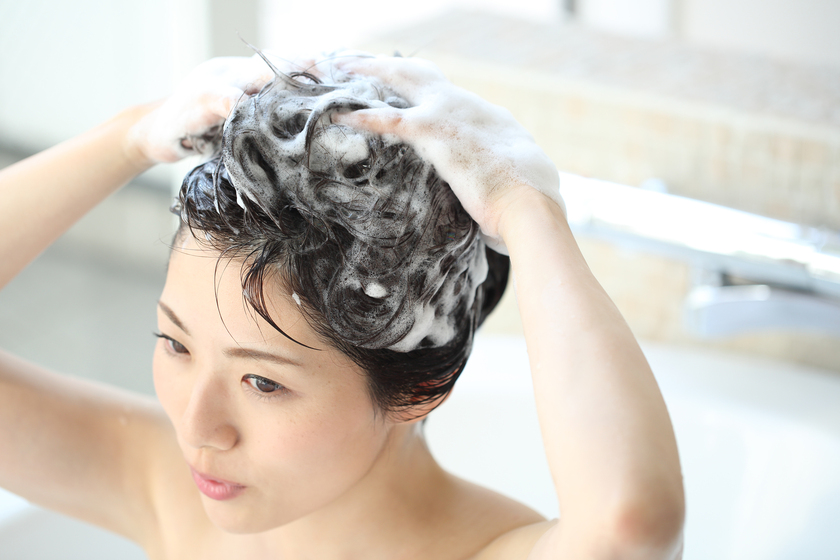 シャンプーをしている画像