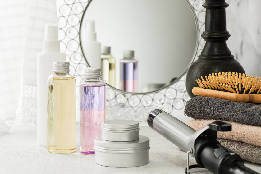 ヘアアイロン、ヘアオイルの画像