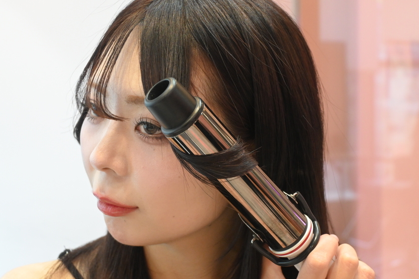 前髪を巻いている画像