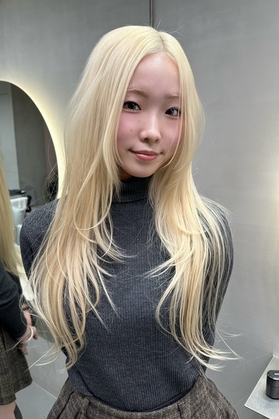 ハッシュカット×センターパートの画像