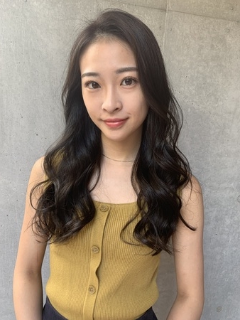 くすみグレージュの画像