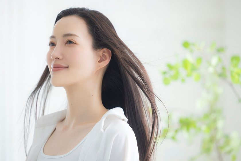 ロングヘアの女性の画像